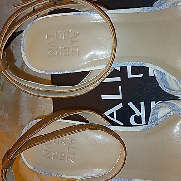 Naturalizer Sandals - Picture 3 of 11